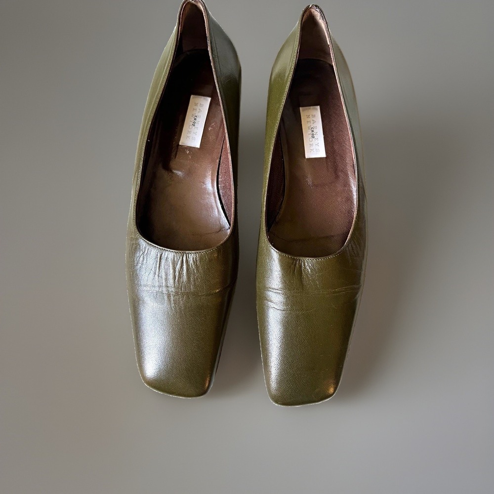 Barneys New York Green Leather Square Toe Slip On Flats Italy EU 37.5 US 7.5
